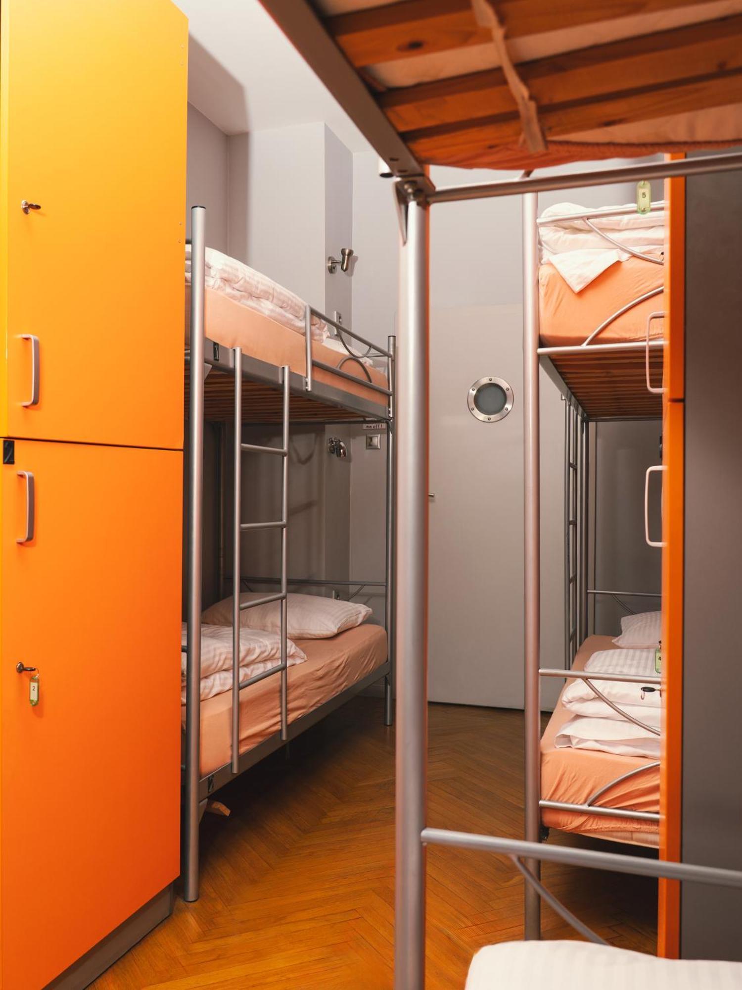 Lazemaze Hostel Kraków Exteriör bild